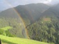 In val di Navis anche una breve pioggia pu essere piacevole, con la visione dell'arcobaleno.