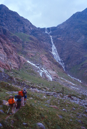 Vista sulla cascata proveniente dalla vedretta di Fellaria Est.