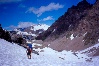 In salita verso la forcella di Fellaria (sullo sfondo la vedretta Scerscen Inferiore).