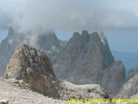 In salita verso il passo di Antermoia.