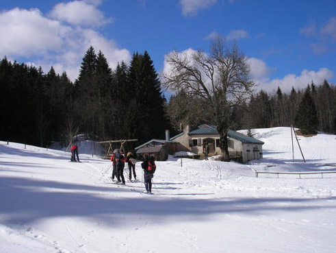 A volte si incontrano delle Gite d'Etape intermedie isolate nel bosco, qui dopo Lamoura.