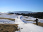 Grazie all'ottima manutenzione delle piste  possibile sciare anche dove scarseggia la neve, qui nei pressi di Les Molunes.