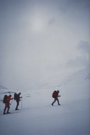 Sciare verso il rifugio Salka.