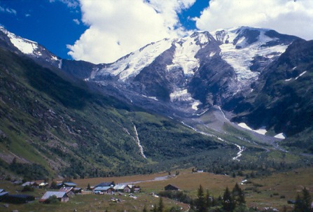 La Domes de Miage e le refuge Chalet de Miage.