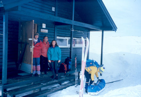 Rifugio Kjeldebu: foto ricordo prima della partenza.