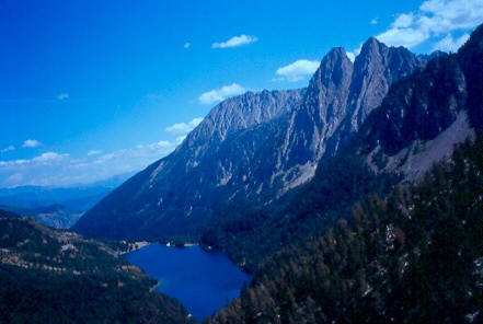 Vista sull'estany de Sant Maurici, in discesa dal Portarr d'Espot.