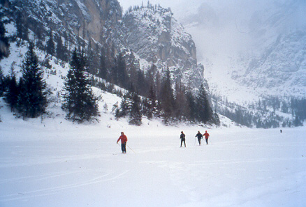 Sci di fondo sul lago di Braies.