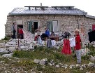 All'esterno del rifugio Sebastiani.