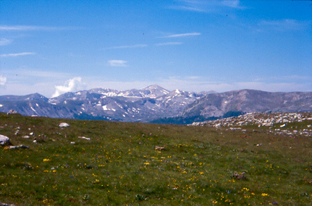 Abruzzo: il monte Velino, visto lungo la salita verso il monte Ocre.